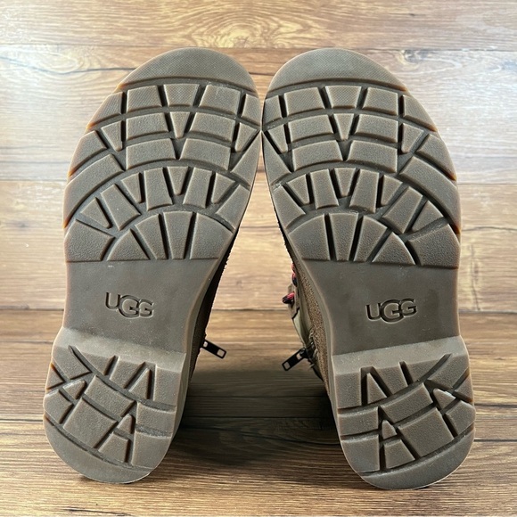 UGG Robley Brown Leather Lace Up Boots Size 4Y Shoes - Picture 7 of 10